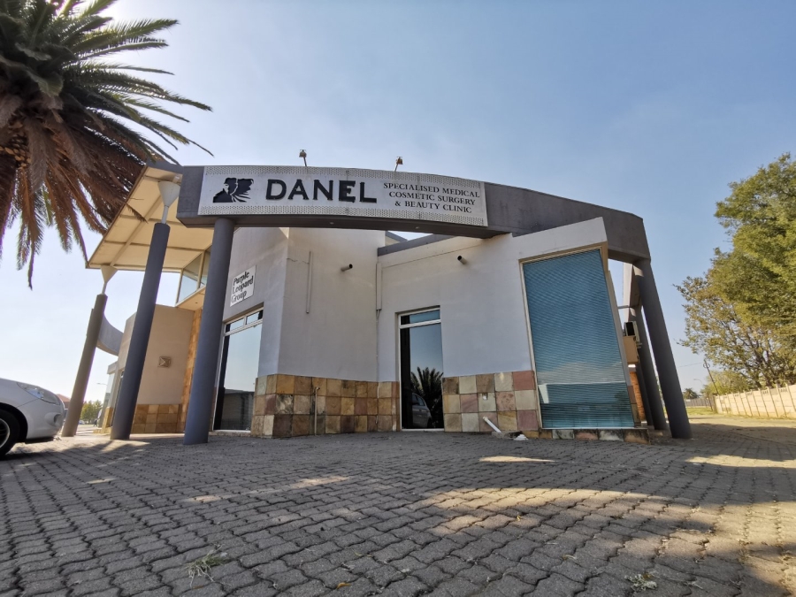 Commercial Property for Sale in Wilkoppies North West